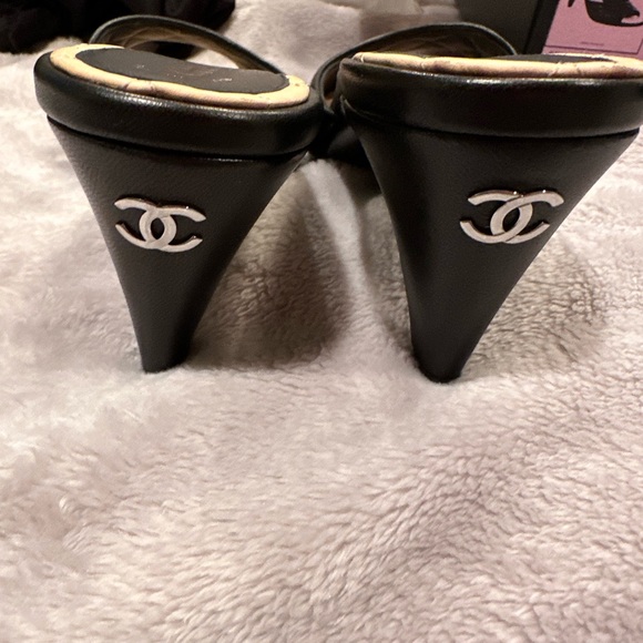 Sale! NIB Chanel Black Quilted Kitten Heels sz 40 - Picture 3 of 9